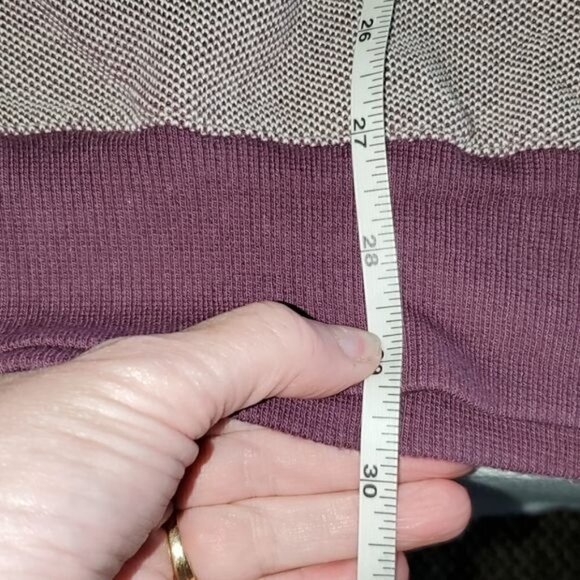 Izod Golf Embroidered Vneck Sz XL Burgandy Vest - Picture 8 of 8